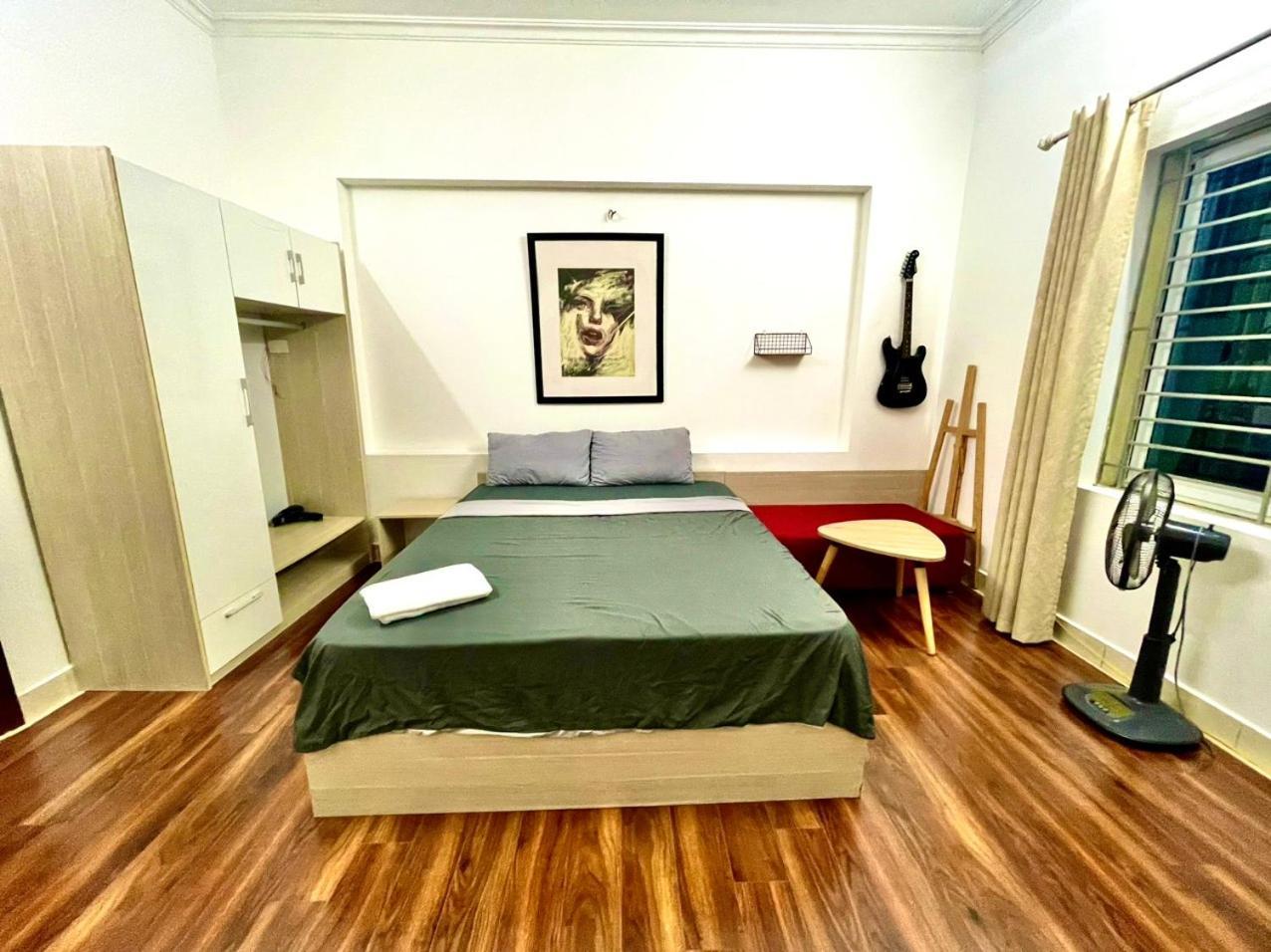 1332 Bedroom Chilling Close Ho Tay Sunlight Hanoï